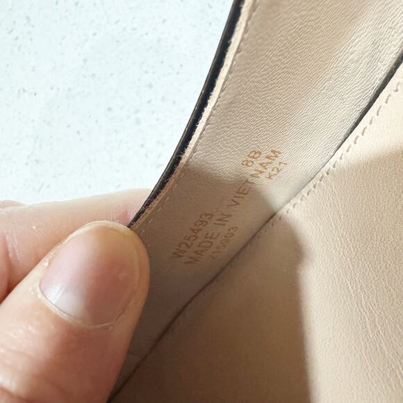 Cole Haan Women 8 Black Textured Pumps Round Toe - Picture 9 of 11